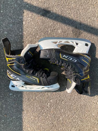CCM Super Tacks 9370 Hockey Skates Regular Width | Intermediate Size 6.5