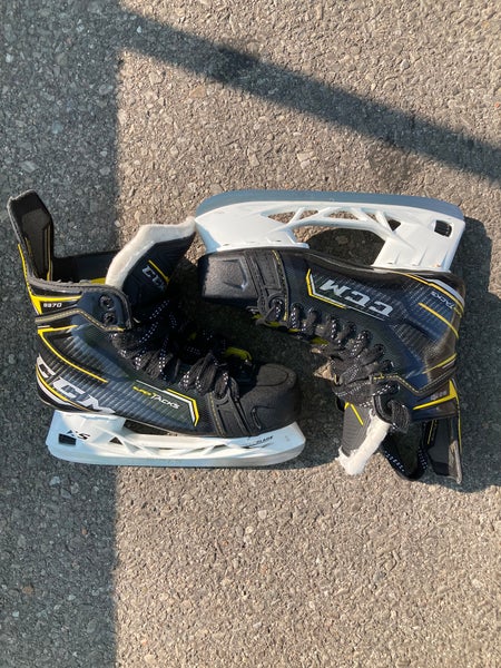 CCM Super Tacks 9370 Hockey Skates Regular Width | Intermediate Size 6.5