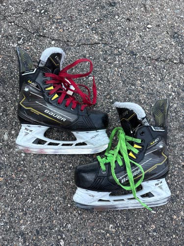Junior Bauer Supreme M40 Hockey Skates | Size 3 EE