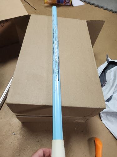 Vintage Warrior Krypto Pro Lacrosse Shaft (Used)