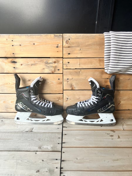 2025 CCM JetSpeed FT6 Pro Hockey Skates Regular Width  Pro Stock 9.5 (Used)