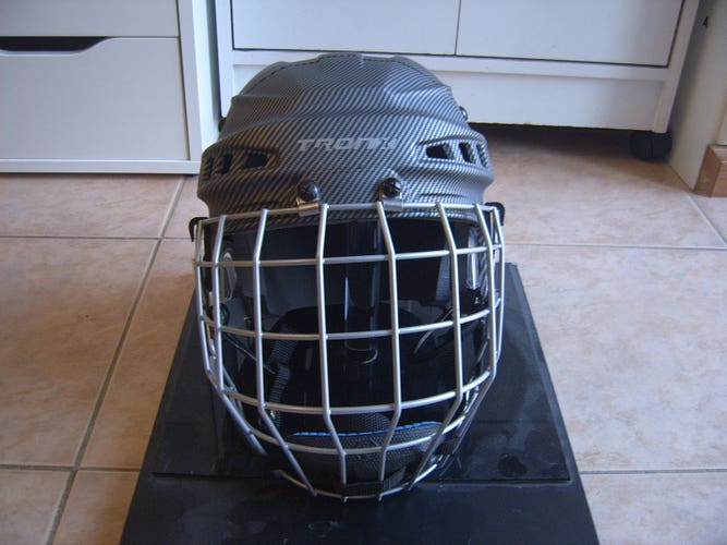 New Old Stock TronX Comp Senior Hockey Helmet sz M to L mimic Bauer 4500