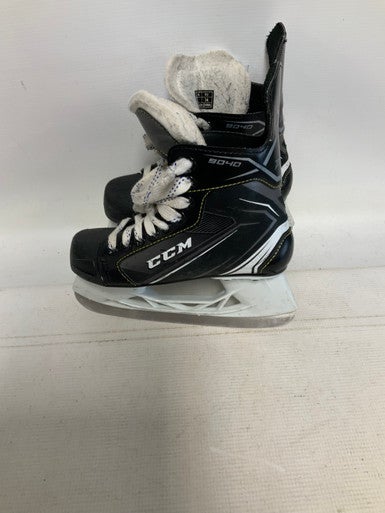 Used CCM TACKS 9040 Junior Hockey Skate Junior 02 11823-S000033167