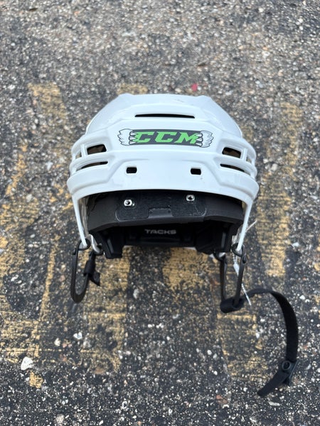 White Small CCM tacks 720 Helmet (Used)