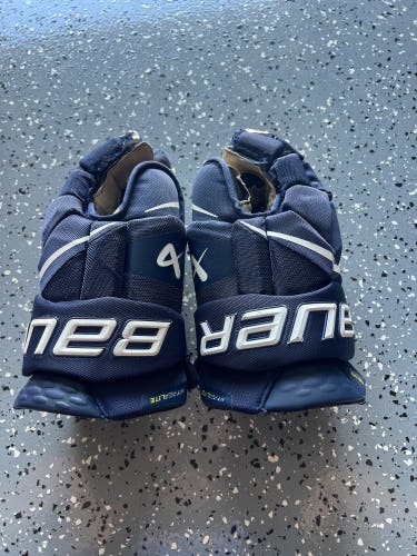 Bauer Vapor Hyperlite Gloves 14" (Used)