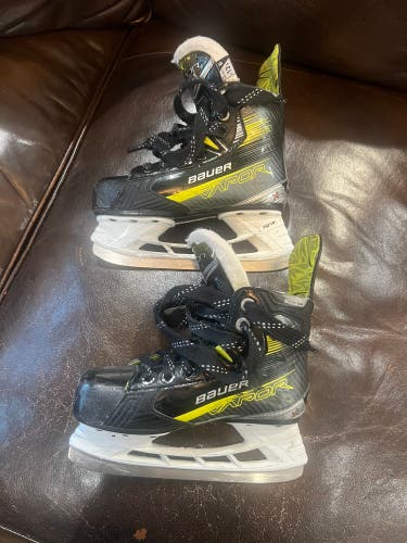Bauer Vapor X4 Hockey Skates 13.5 (Used)