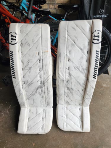 33" 2019 Warrior Ritual G4 Goalie Leg Pads (Used)