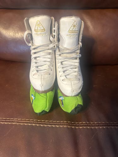 Jackson Ultima Figure Skates B Junior 11 (Used)