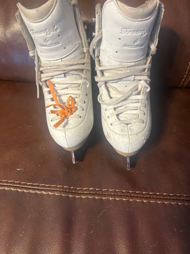 Jackson Ultima Freestyle Figure Skates Junior 2 (Used)