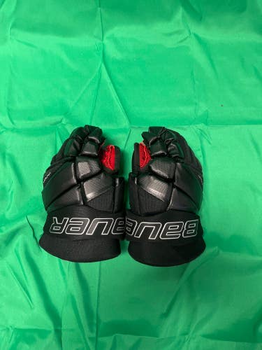 Black Junior Bauer Vapor 3X Gloves 12" (Used)