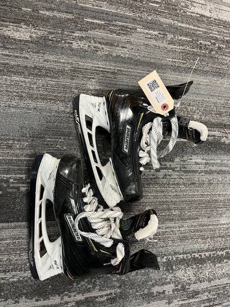Senior Bauer Supreme 2S Hockey Skates Regular Width Size 5 (Used)