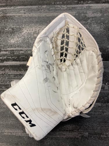 White Junior CCM Revolution 595 Goalie Gloves & Blockers Regular (Used)