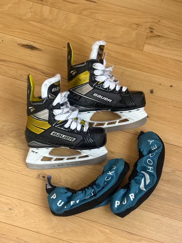 2023 Bauer Supreme 3S Hockey Skates Regular Width 10 (Used)