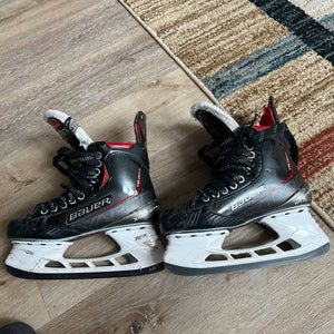 Bauer Velocity (same As Vapor 4X) Hockey Skates  6 (Used)