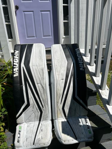 31"  Vaughn Ventus SLR3 Goalie Leg Pads  (Used)