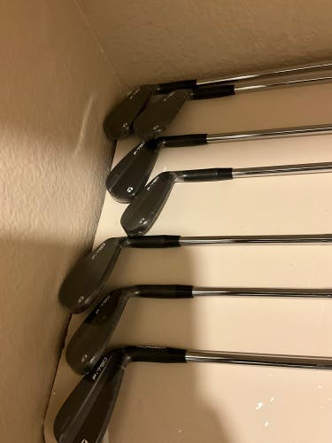 Men's 2024 TaylorMade P790 Right Handed Iron Set Regular Flex Steel Shaft (New)