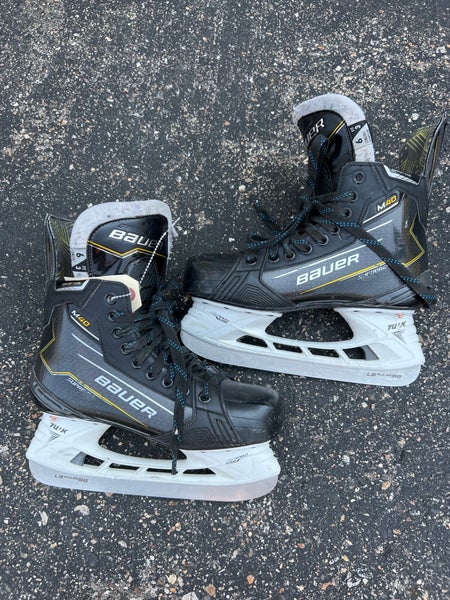 Senior Bauer Supreme M40 Hockey Skates Size 6 (Used)