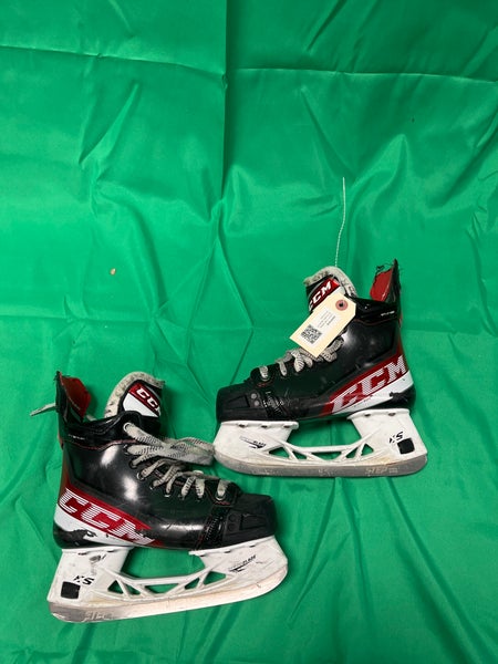 Junior CCM JetSpeed Hockey Skates Size 3 (Used)