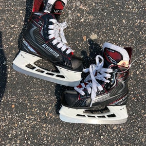 Youth Bauer Vapor X2.7 Hockey Skates |  Size 11Y