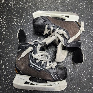 Used Bauer SUPREME ONE.4 Youth Hockey Skate Youth 11.0 11849-S000030231