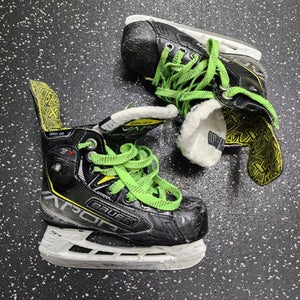 Used Bauer VAPOR 3X Youth Hockey Skate Youth 12.5 11849-S000030227
