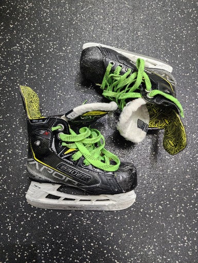 Used Bauer VAPOR 3X Youth Hockey Skate Youth 12.5 11849-S000030227