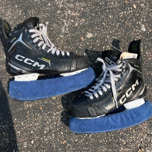 Intermediate CCM XF80 Hockey Skates | Size 6.5
