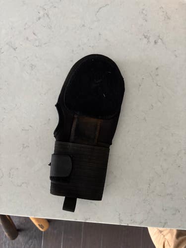 Black Senior EvoShield Sliding Mitt (Used)
