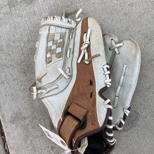 White Mizuno Supreme RH Pitcher's Softball Glove 12" (Used)