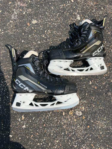 Intermediate CCM AS-580 Hockey Skates | Size 5 (Used)