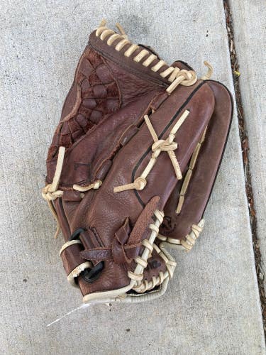 Brown Mizuno Franchise RH Softball Glove 13" (Used)