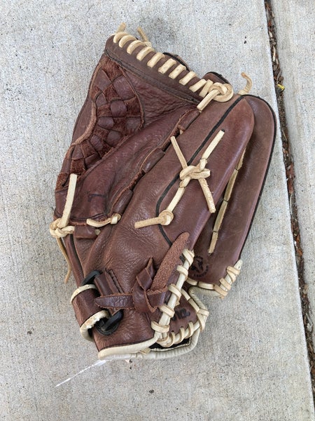 Brown Mizuno Franchise RH Softball Glove 13" (Used)