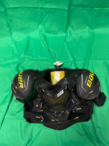 Medium Junior Bauer Supreme 3S Shoulder Pads (Used)