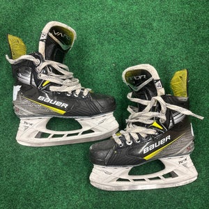 Junior Bauer Vapor X4 Hockey Skates (Regular) Size 2.5 (Used)