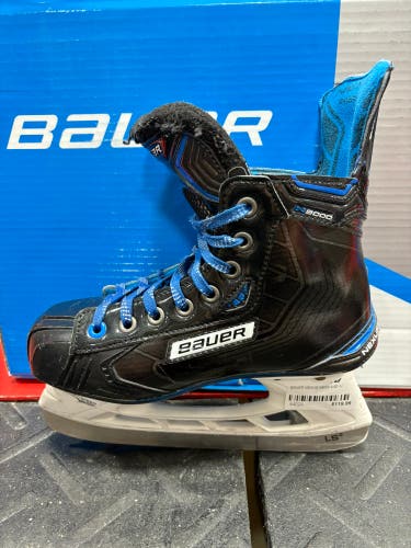 Bauer Nexus N9000 Hockey Skates Regular Width Size 4.5 (Used)