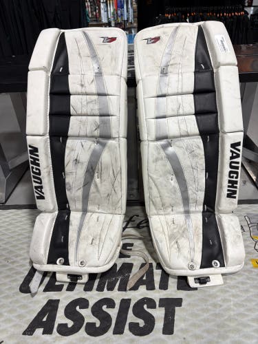 26"  Vaughn Velocity V7 Goalie Leg Pads (Used)