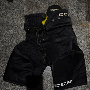 CCM Senior Medium Hockey pants (Black)