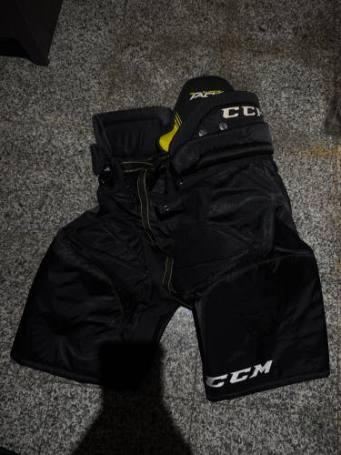 CCM Senior Medium Hockey pants (Black)