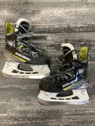 Junior Bauer Vapor X4 Hockey Skates Regular Width Size 1 (Used)