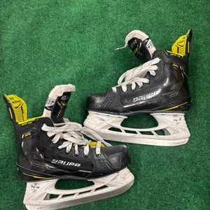 Intermediate Bauer Supreme M4 Hockey Skates (Fit 2) Size 4.5 (Used)