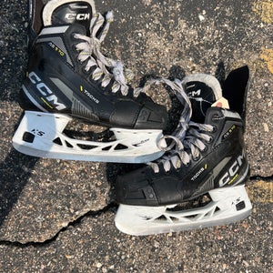 Junior CCM Tacks AS-570 Hockey Skates | Size 3 (Used)