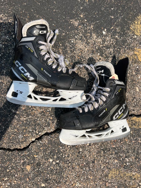 Junior CCM Tacks AS-570 Hockey Skates | Size 3 (Used)