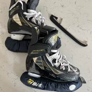 True Catalyst 7 Hockey Skates Size 3 (Used)