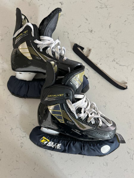 True Catalyst 7 Hockey Skates Size 3 (Used)