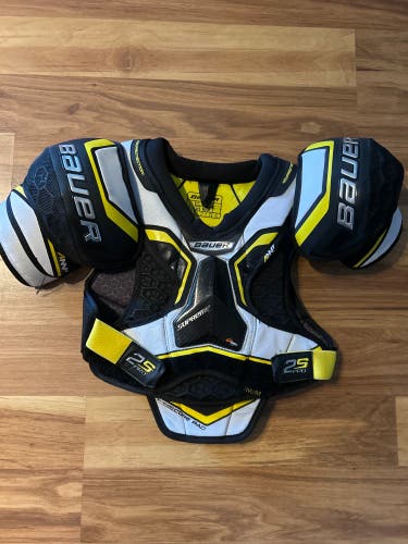 Bauer supreme shoulder pads
