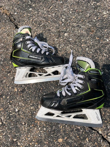 Junior Bauer GSX Goalie Skates Size 1(Used)