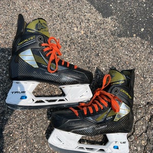 Intermediate True Catalyst 9 Hockey Skates | Size 6.5
