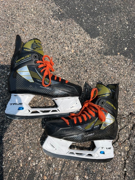 Intermediate True Catalyst 9 Hockey Skates | Size 6.5