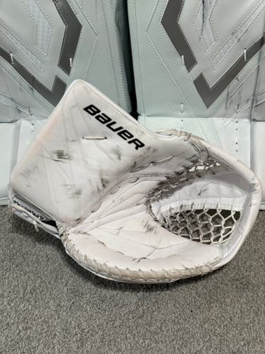 USED Bauer Flylite Vapor 90 White Regular Glove Only