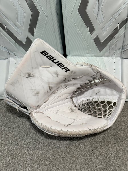 USED Bauer Flylite Vapor 90 White Regular Glove Only